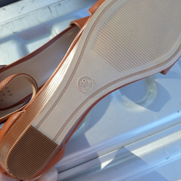 Shoes - Picture 5 of 6